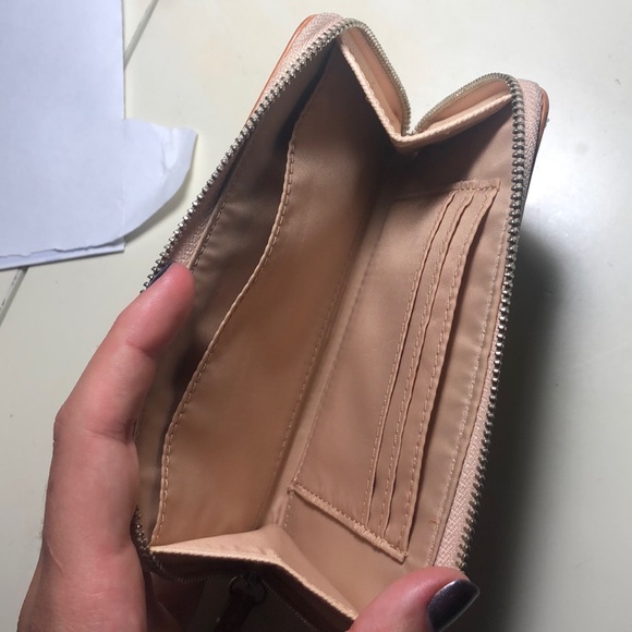 Small Coach Wristlet With Signature Fabric - Picture 6 of 7